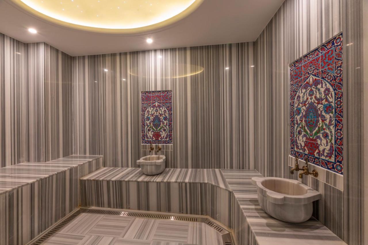The Conforium Hotel 반 외부 사진