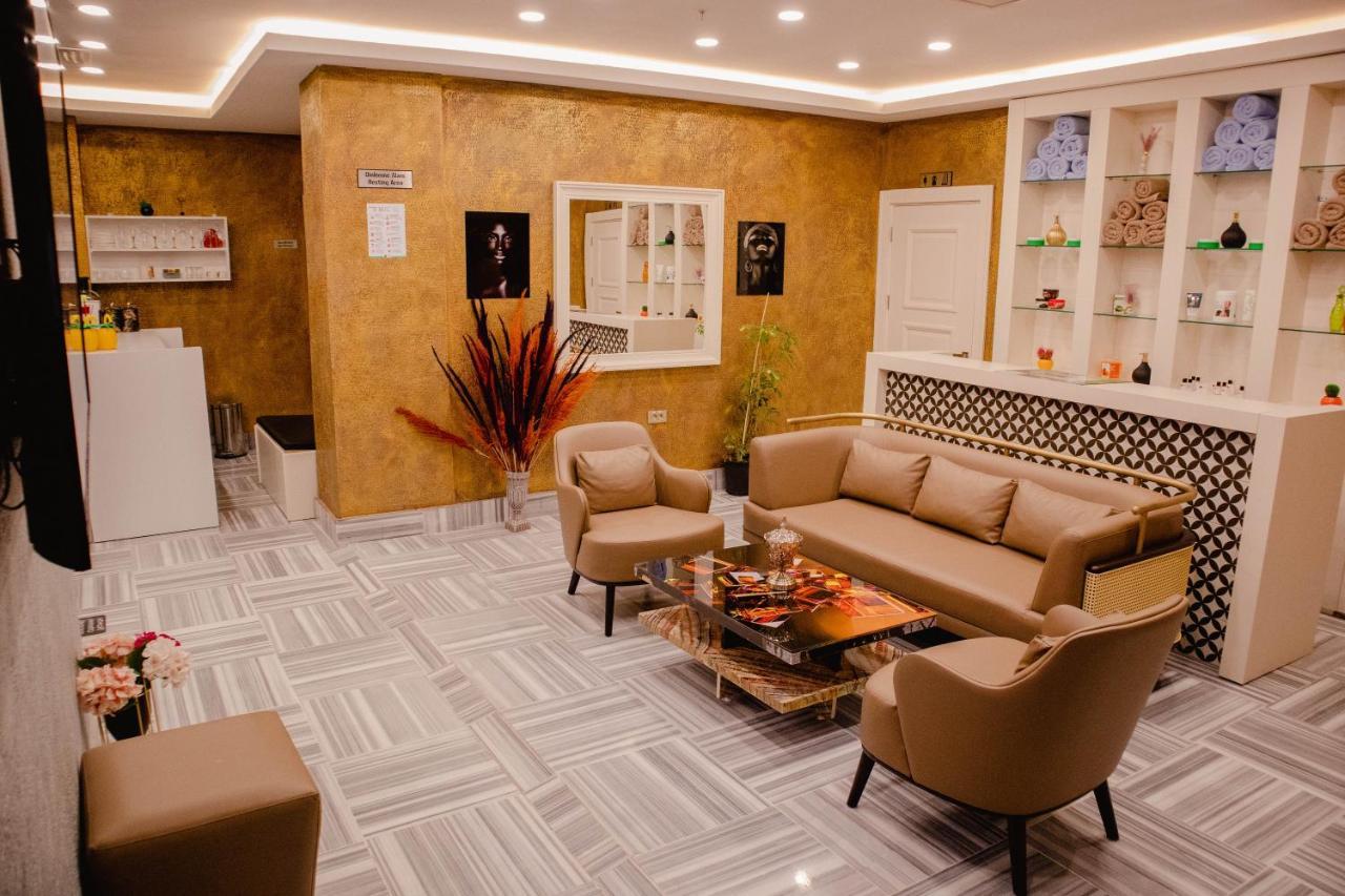 The Conforium Hotel 반 외부 사진