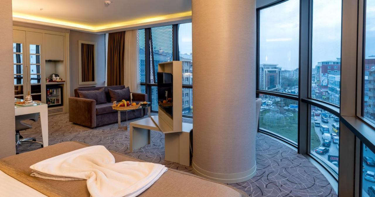The Conforium Hotel 반 외부 사진
