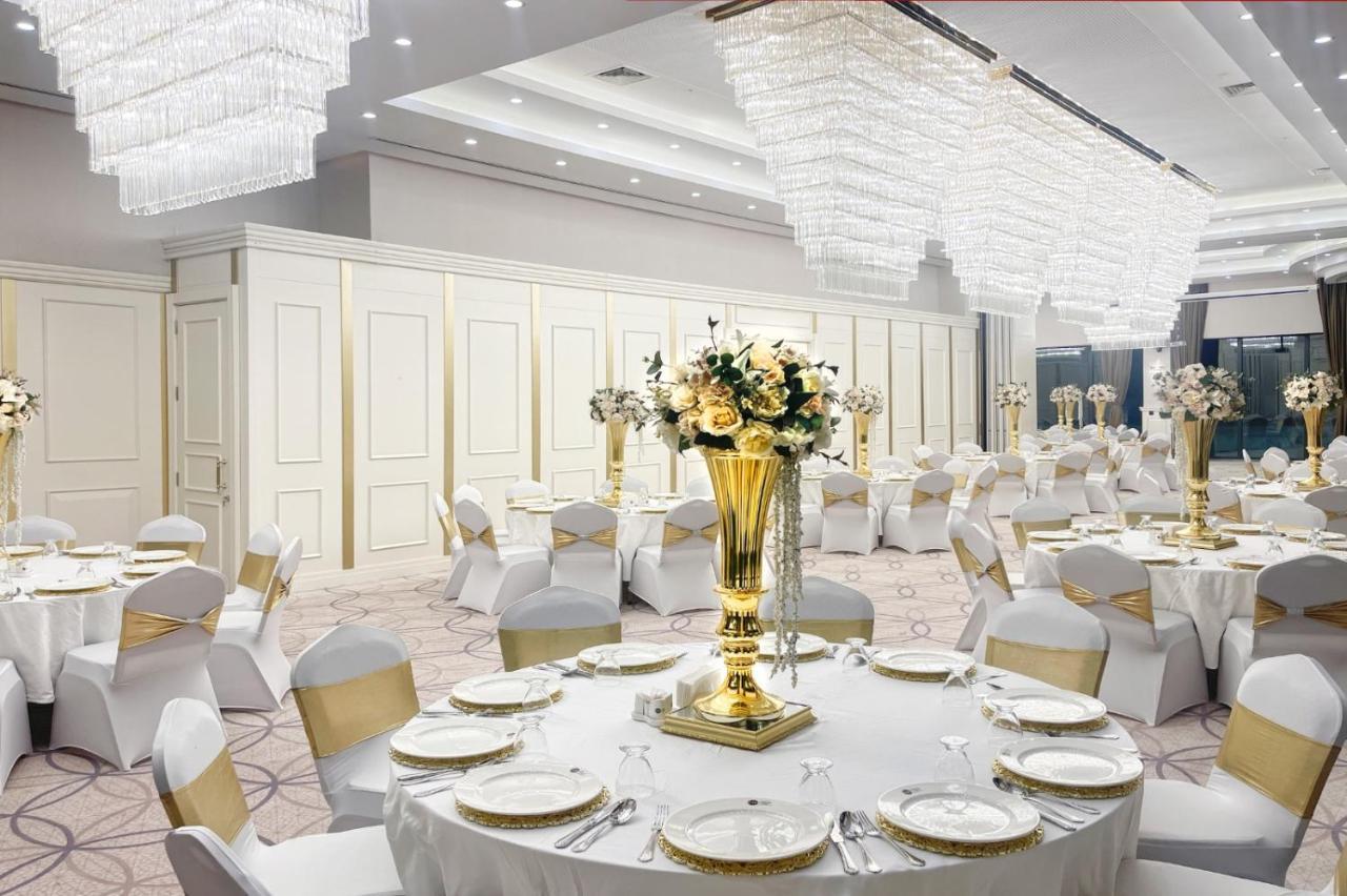 The Conforium Hotel 반 외부 사진