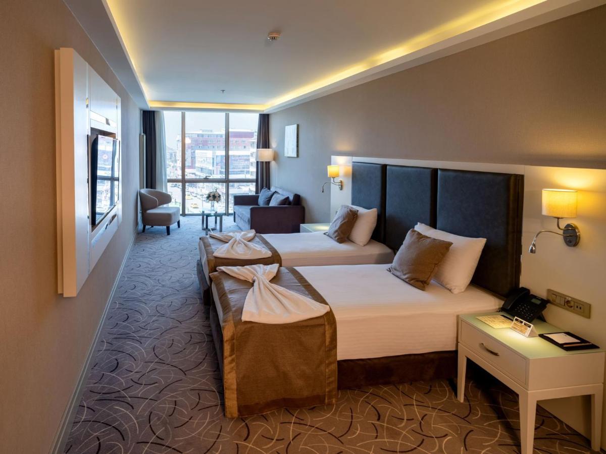 The Conforium Hotel 반 외부 사진