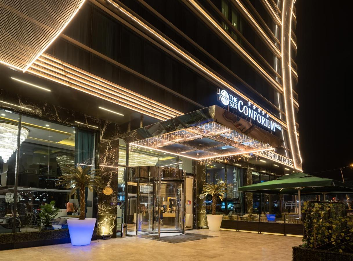 The Conforium Hotel 반 외부 사진