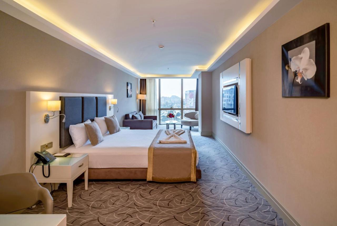 The Conforium Hotel 반 외부 사진