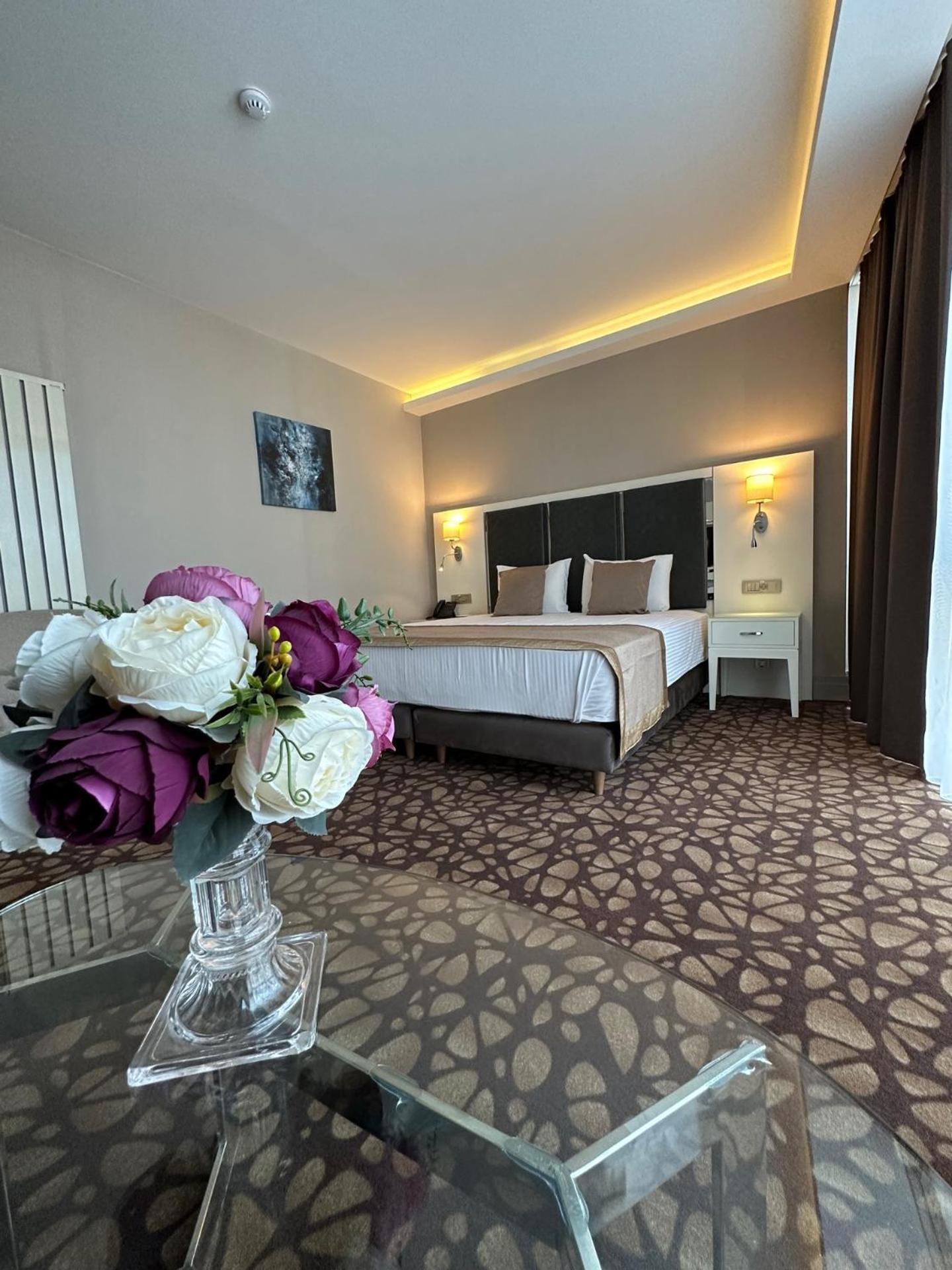 The Conforium Hotel 반 외부 사진